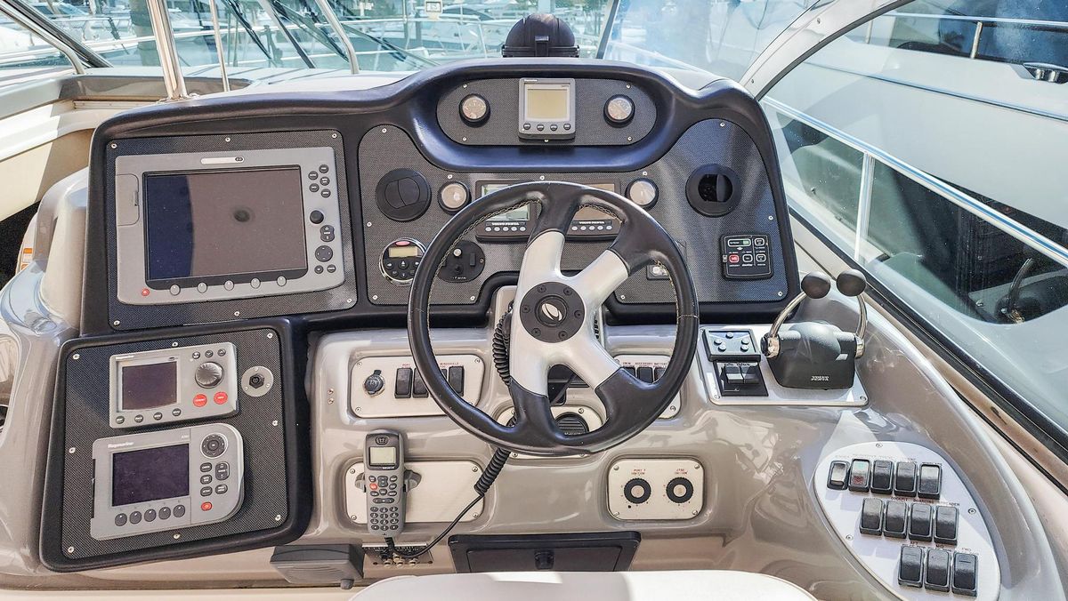 2007 Cruisers Yachts 52 