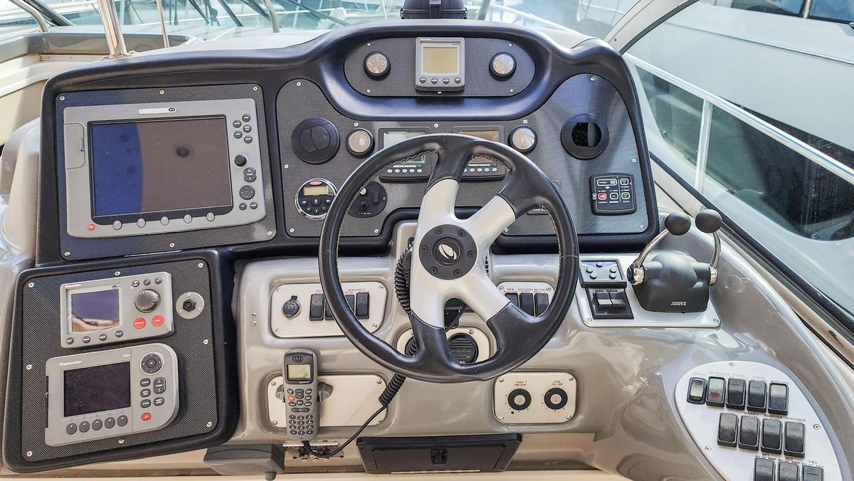 2007 Cruisers Yachts 52 