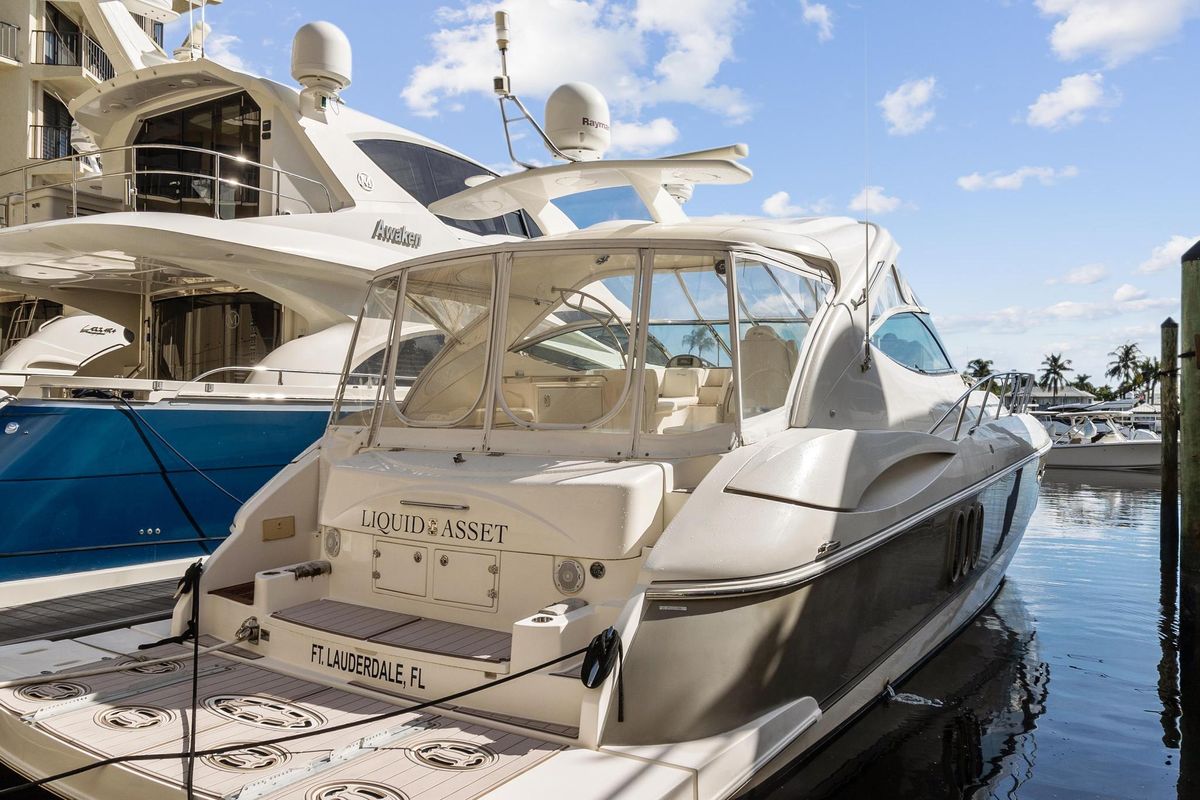 2007 Cruisers Yachts 52 