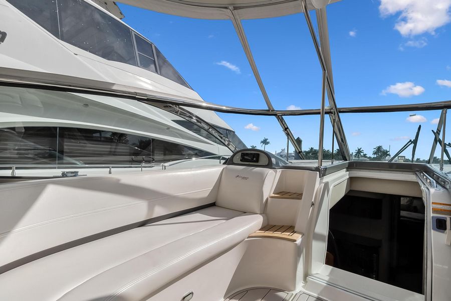 2007 Cruisers Yachts 520 Express