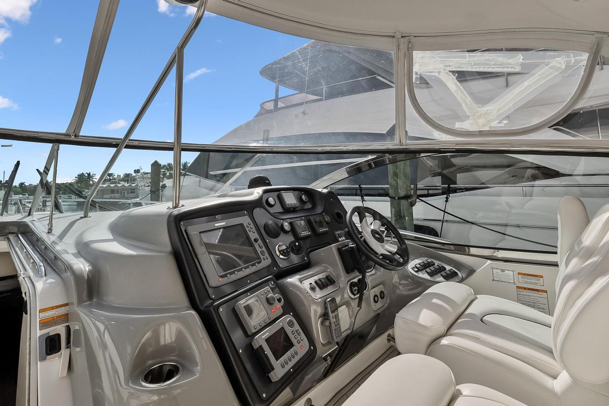 2007 Cruisers Yachts 52 