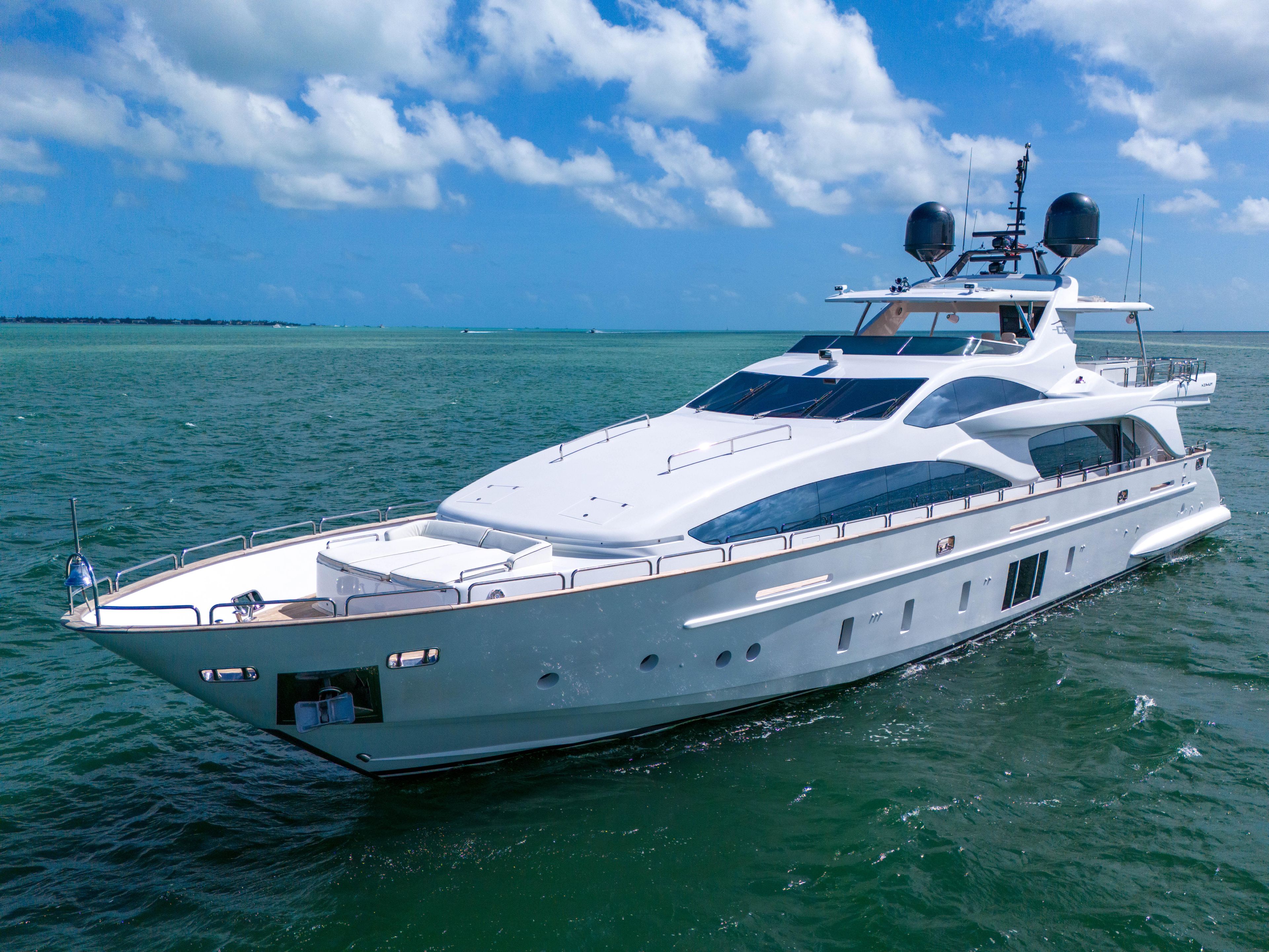 Yacht