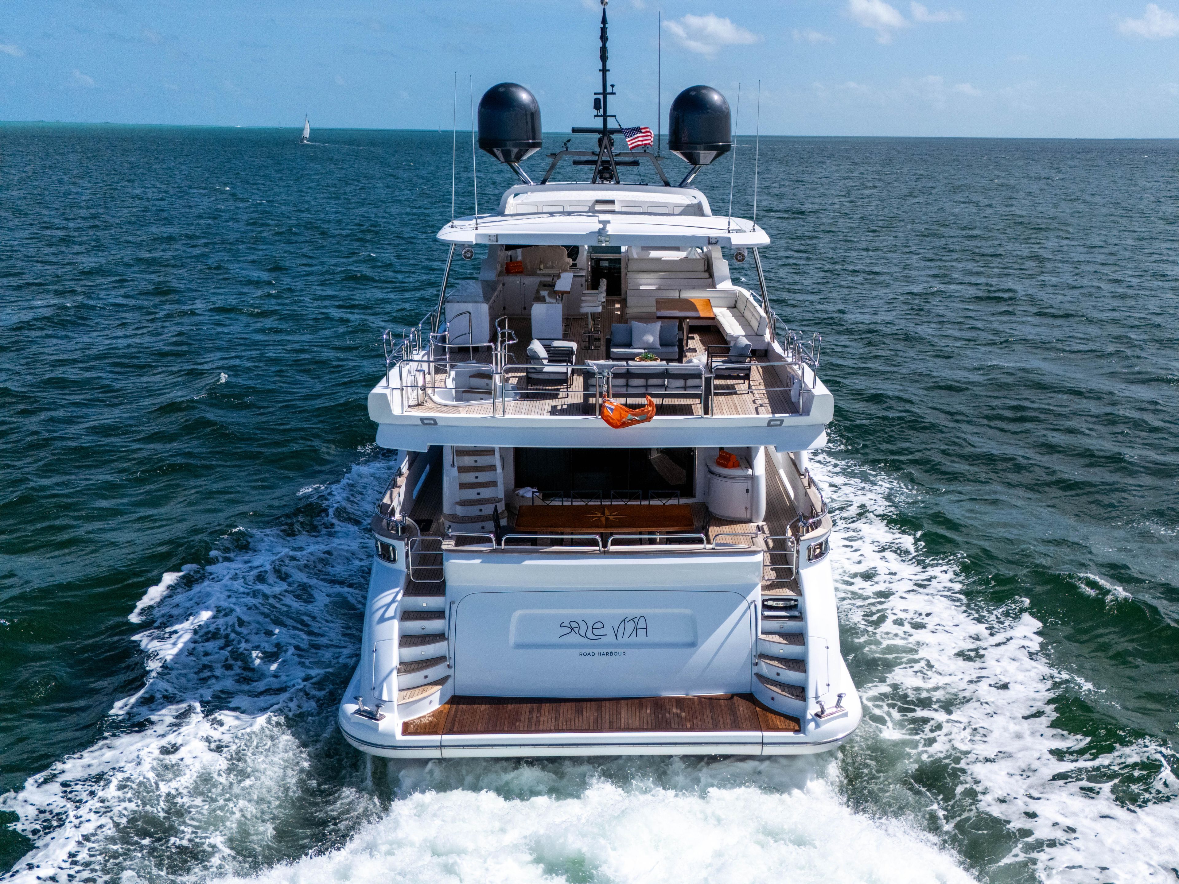 2012 Azimut 105 