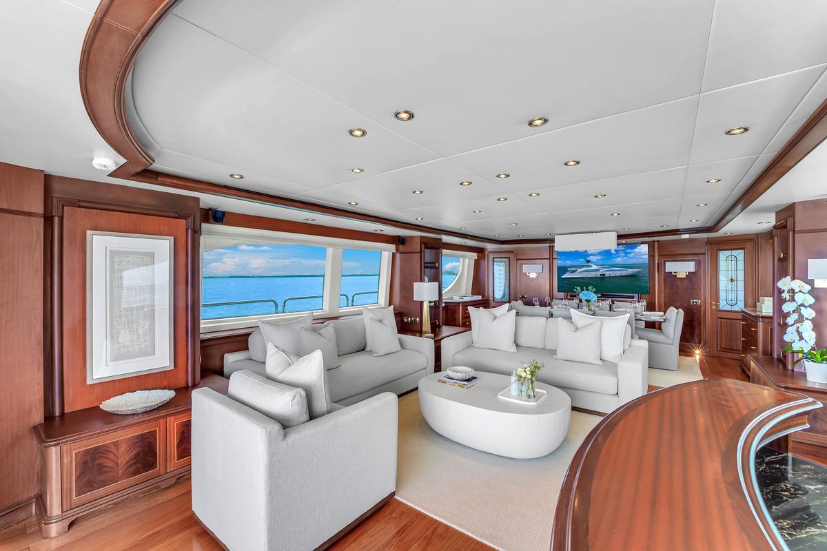 2012 Azimut 105 