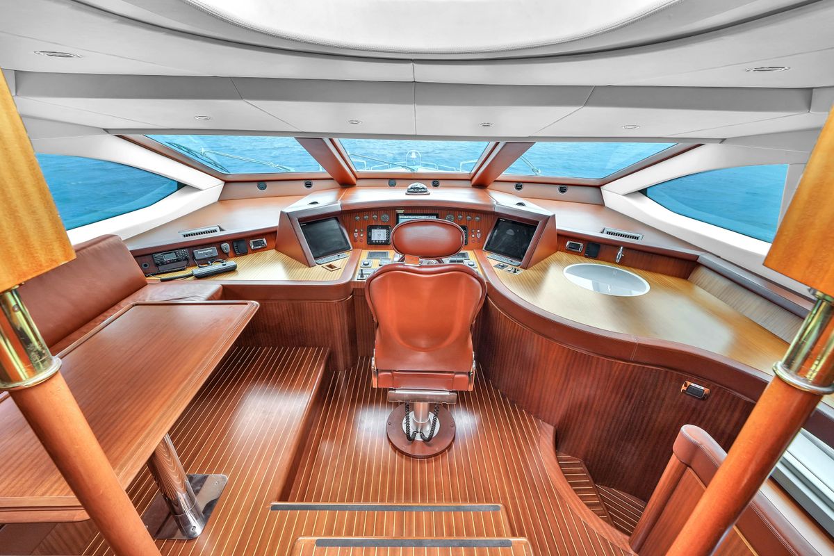 2012 Azimut 105 