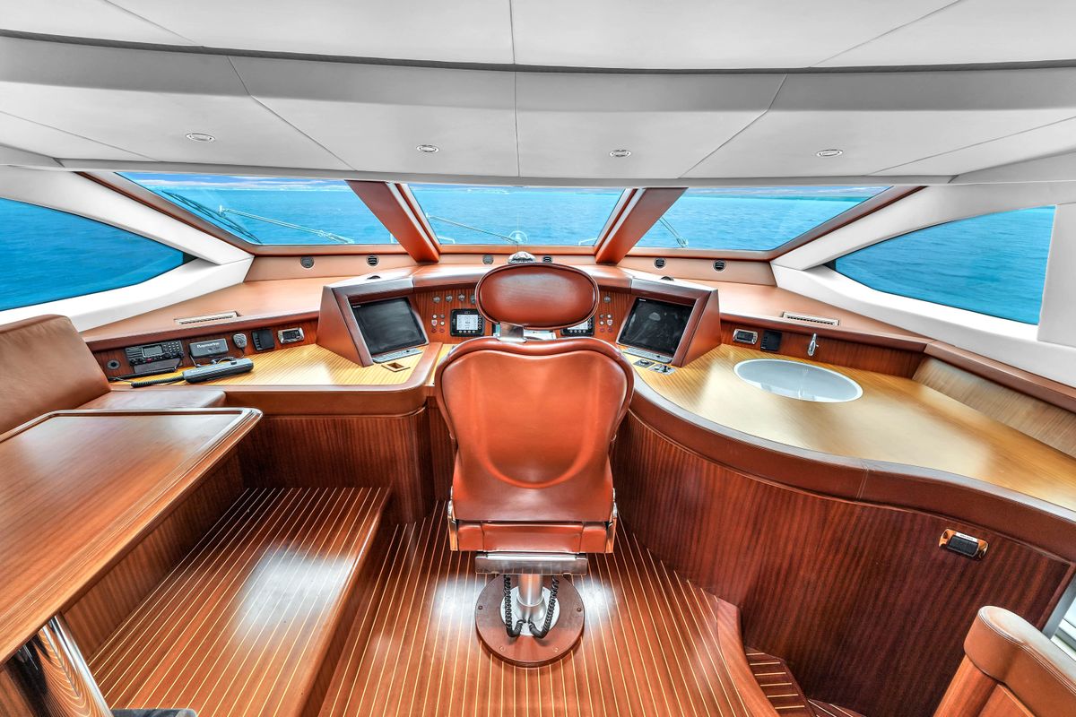 2012 Azimut 105 