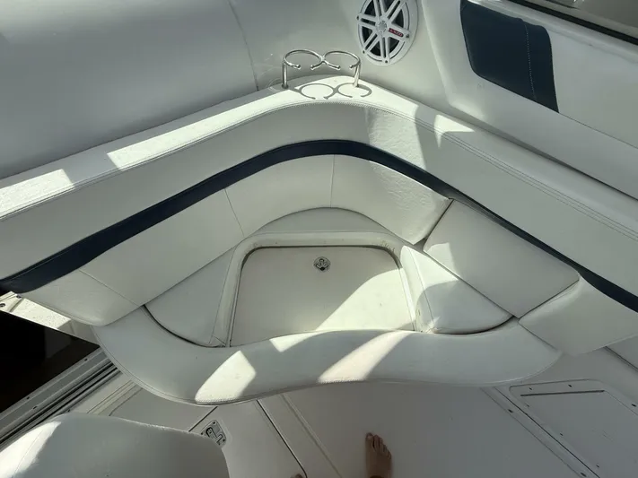  Yacht Photos Pics 2007 Donzi 38 ZSF boat interior with white seating and cup holders.