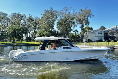 Boston Whaler 350 Realm