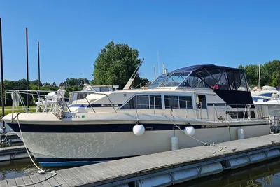 Chris-Craft Catalina 381