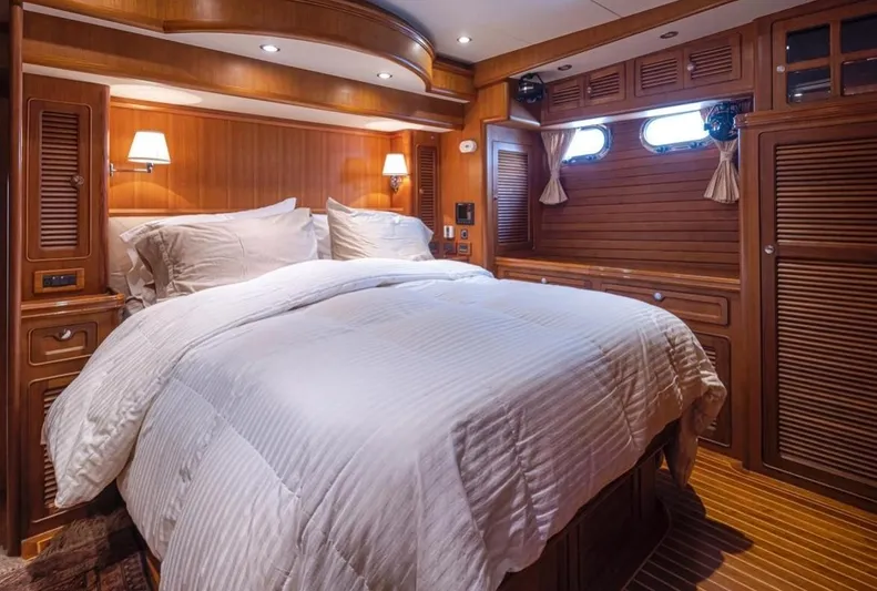 Summer Dreams Yacht Photos Pics 