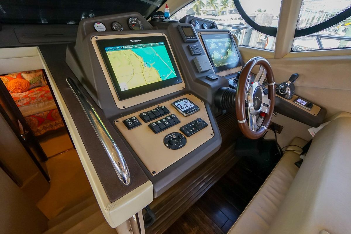 2014 Azimut 54 