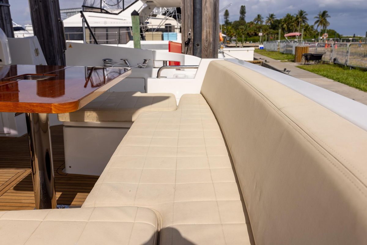 2014 Azimut 54 