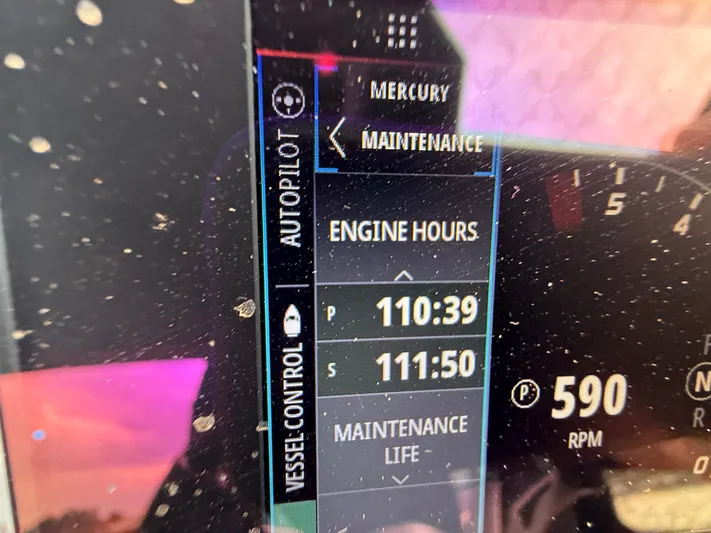  Yacht Photos Pics Display screen of 2022 Cruisers Yachts 338 CX SB showing engine hours and RPM.