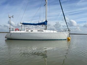 2000 Dufour 32 Integral
