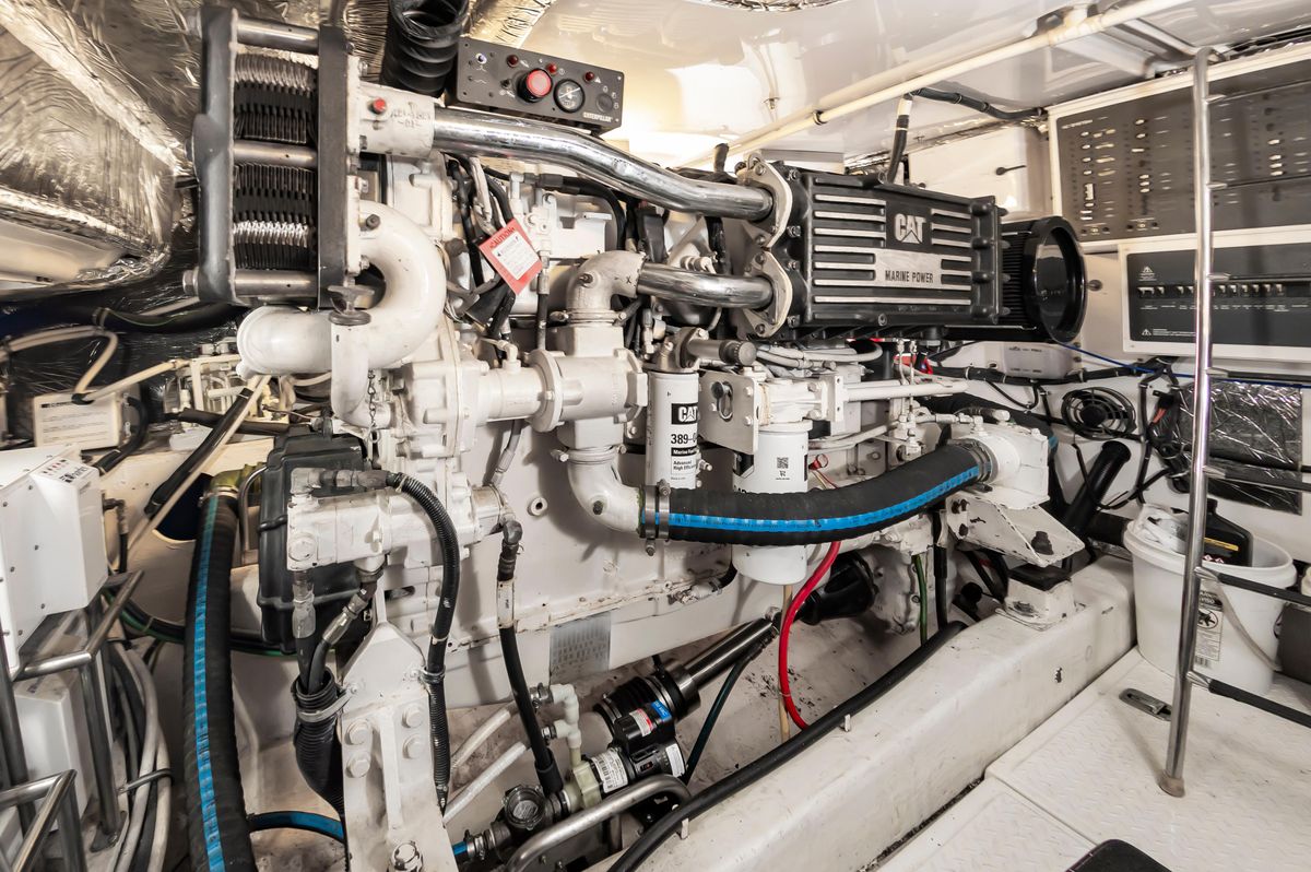 2002 Tiara Yachts 52 
