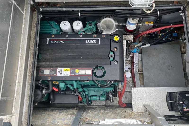 Apollo Axon Yacht Photos Pics Volvo Penta engine in 2007 Armstrong Marine Catamaran, detailed view of engine compartment.