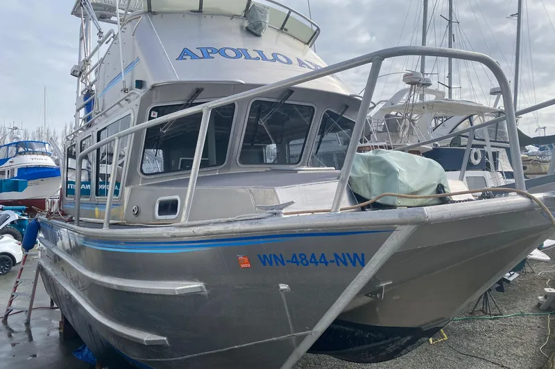 Apollo Axon Yacht Photos Pics 