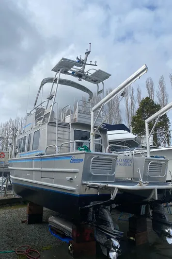 Apollo Axon Yacht Photos Pics 