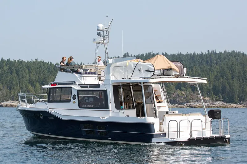  Yacht Photos Pics Manufacturer Provided Image