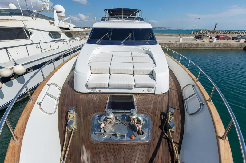 Hermes Yacht Photos Pics 2004 Sanlorenzo Hermes Bow