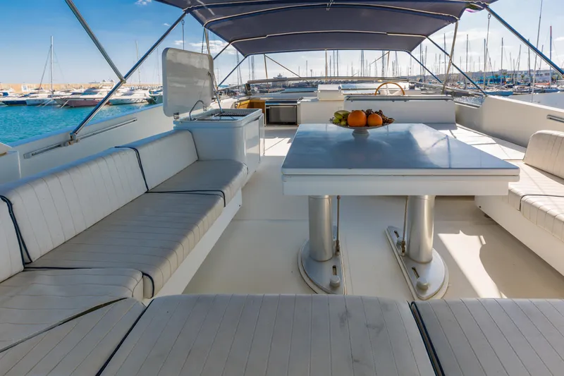 Hermes Yacht Photos Pics 2004 Sanlorenzo Hermes Flybridge Seating