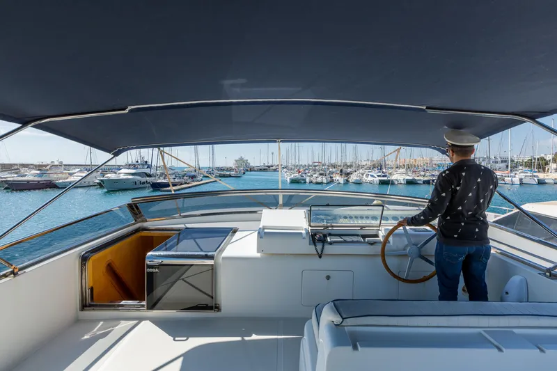 Hermes Yacht Photos Pics 2004 Sanlorenzo Hermes Upper Helm