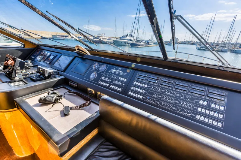 Hermes Yacht Photos Pics 