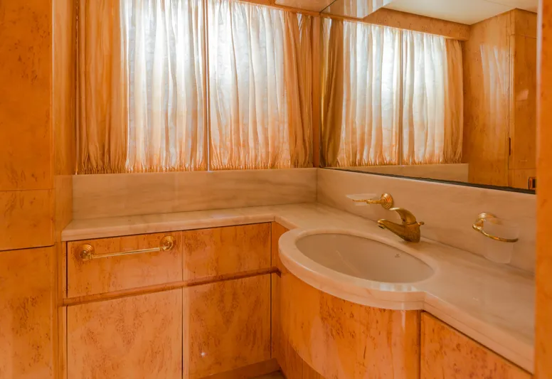 Hermes Yacht Photos Pics 