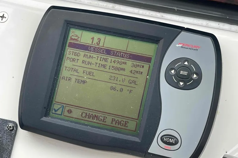 Beira Mar Yacht Photos Pics Mercury SmartCraft display on 2005 Sea Ray 420 Sedan Bridge showing vessel status.