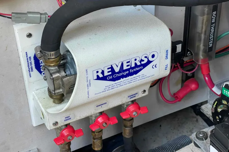 Beira Mar Yacht Photos Pics Reverso oil change system in 2005 Sea Ray 420 Sedan Bridge engine room.