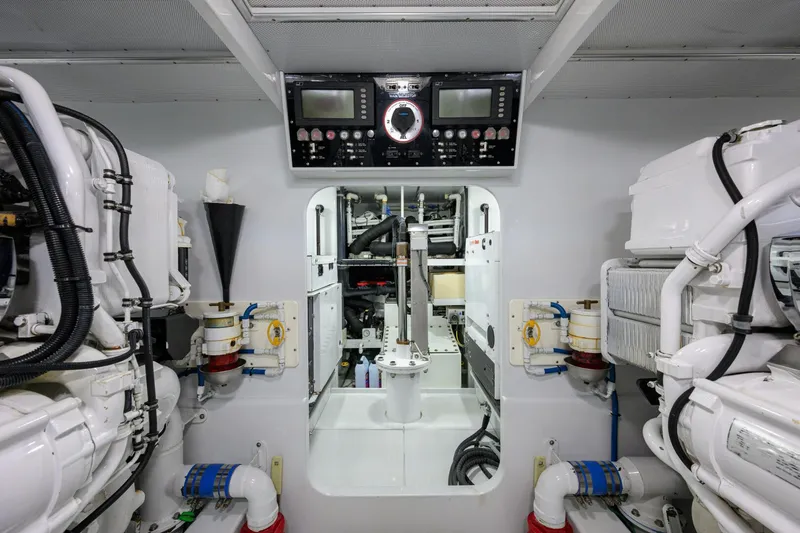 Pescaria Yacht Photos Pics 