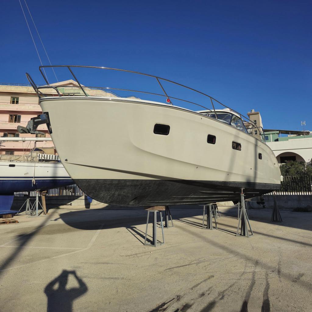 2010 Bavaria Deep Blue 46