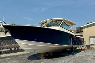 Grady-White Freedom 375