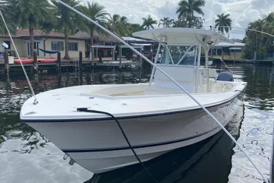 Regulator 32 Forward Seating