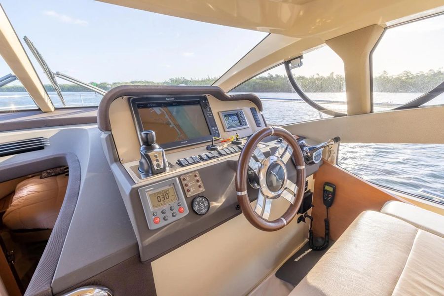 2012 Azimut 40 Flybridge