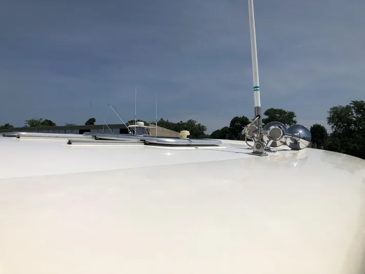  Yacht Photos Pics 2009 Sabre 40 Sedan yacht deck with antenna and clear sky.