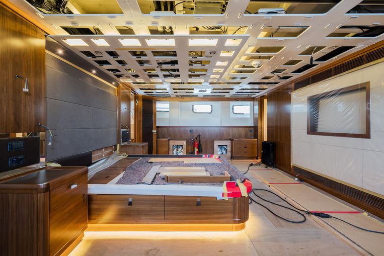 1975-145-feadship-motoryacht