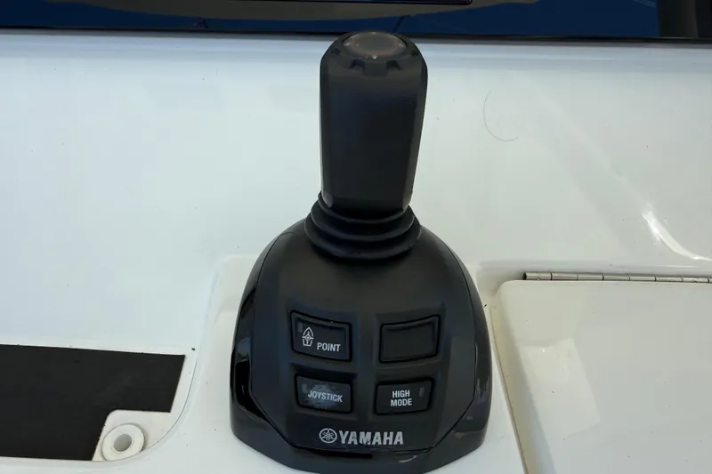  Yacht Photos Pics Yamaha joystick control on 2020 Regulator 31 boat.