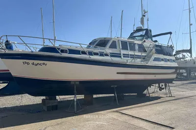 1989 Aquastar 38