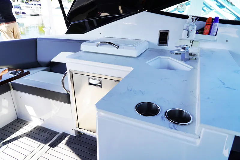 Rip Ride 5 Yacht Photos Pics 