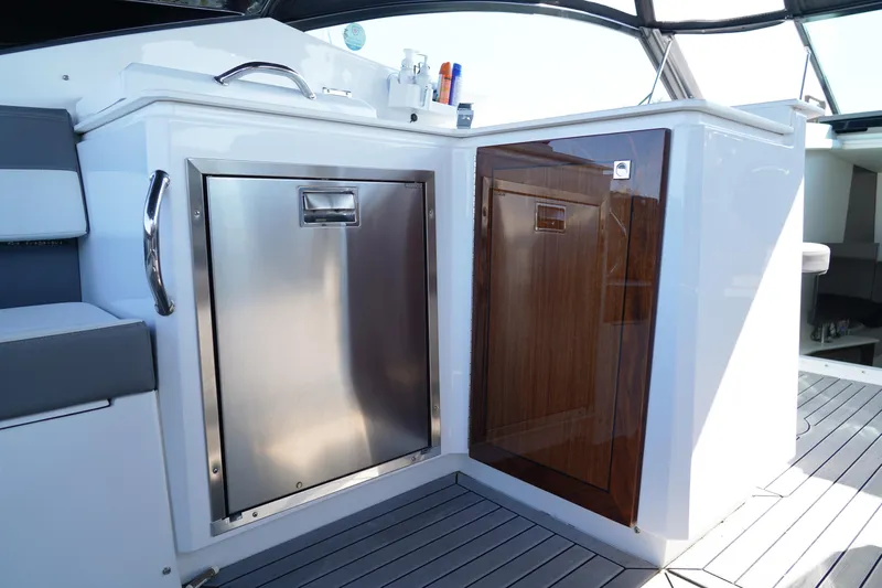 Rip Ride 5 Yacht Photos Pics 