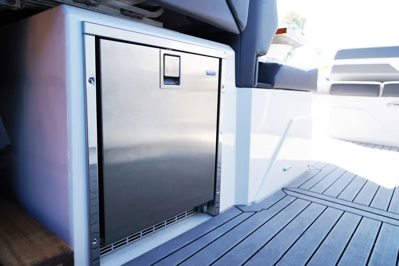 Rip Ride 5 Yacht Photos Pics 