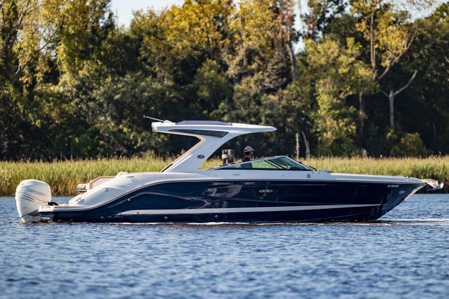 2018 Sea Ray 310 SLX OB