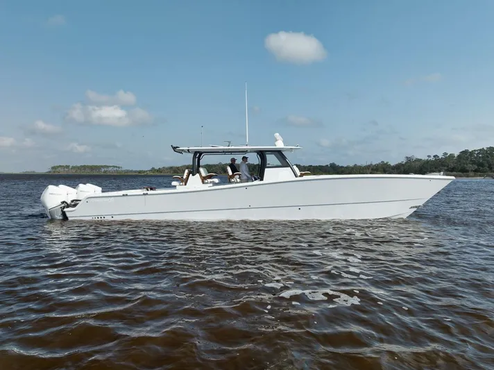  Yacht Photos Pics Freeman 47 boat cruising on a sunny day, 2023 model.