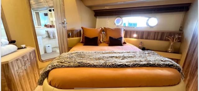 2003 Ferretti Yachts 63 