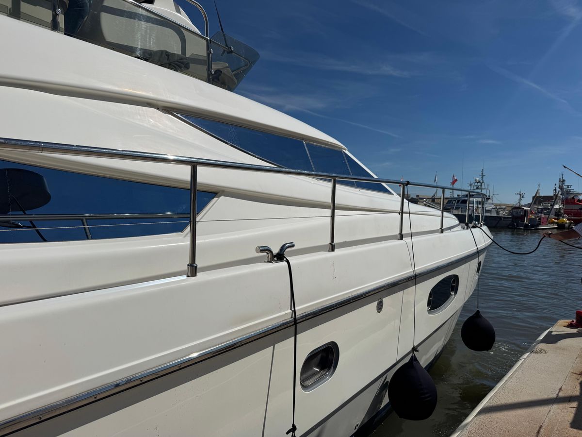 2003 Ferretti Yachts 63 