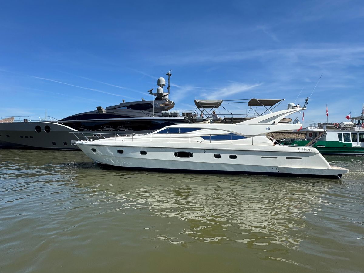 2003 Ferretti Yachts 63 