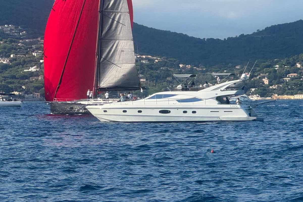 2003 Ferretti Yachts 63 