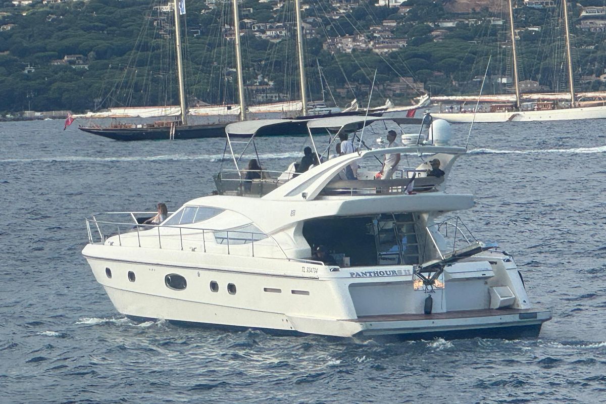 2003 Ferretti Yachts 63 