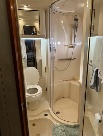  Yacht Photos Pics 2001 Sea Ray 560 Sedan Bridge bathroom with shower and toilet